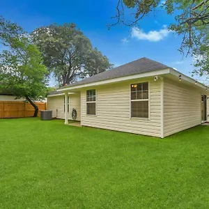 Beautiful New Construction Only 4 Min To Downtown! , Savannah United States